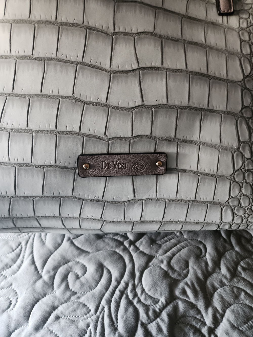 ✨️De Vesi Croc Embossed Tote Bag with Matching Wristlet | Luxury Vegan Leather - Picture 5 of 5
